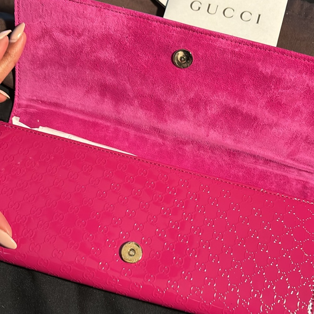 Gucci Patent Microguccissima Broadway Clutch - Picture 2 of 6